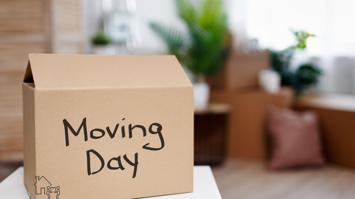 Quick Move Qatar house shifting services in Qatar - professional movers packing furniture in Doha home with moving truck
